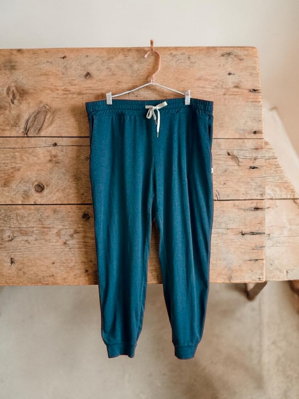 Vuori Halo Essential Deep Teal Drawstring Joggers Xl